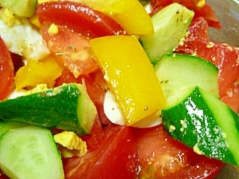 ゴロゴロ野菜のカラフルサラダ
